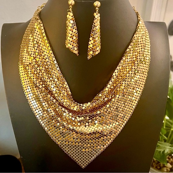 Whiting & Davis Vintage 70s Gold Mesh Handkerchief Bib Necklace Signed Extender - Picture 8 of 10